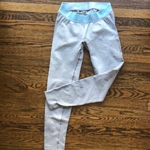 Gym shark leggings